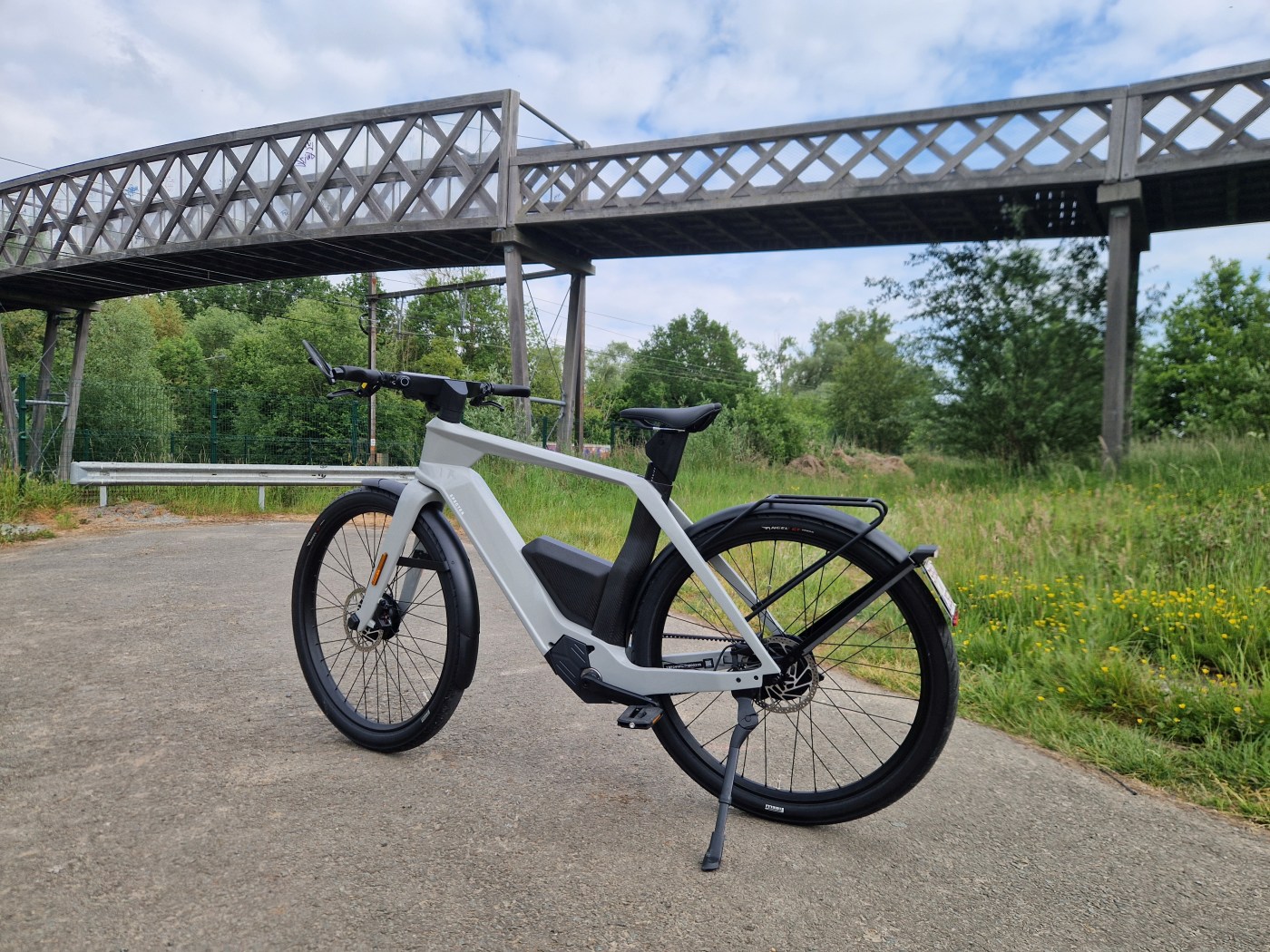 Veeloo breidt aanbod uit met Belgische high-end speedpedelecs van Specter